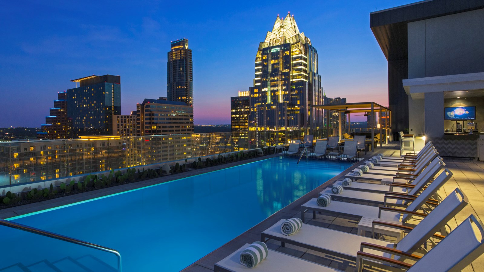Austin Rooftop Pool | The Westin Austin Downtown